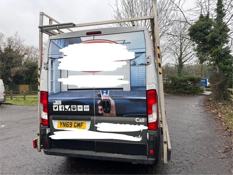 Image 3/4