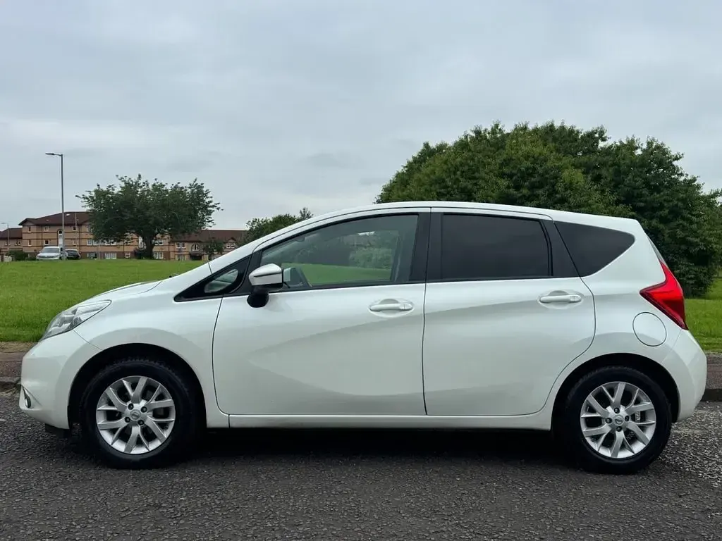 Used Nissan Note Acenta 2013 White Hatchback