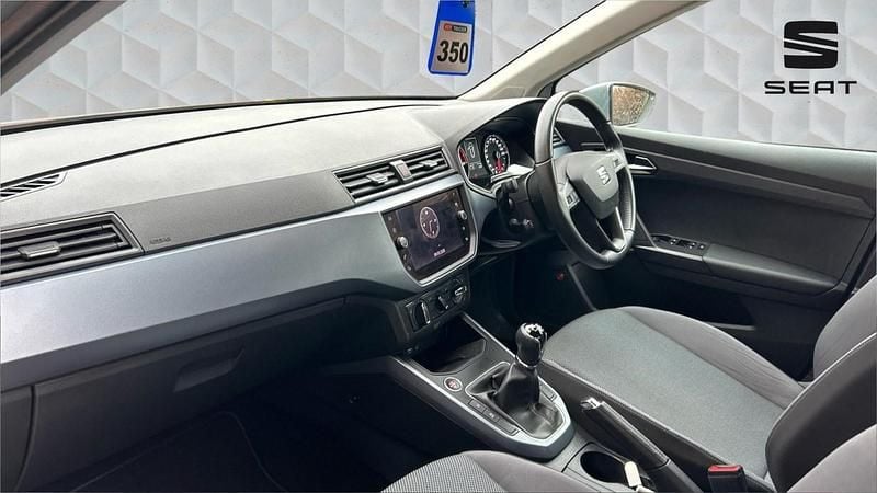 Used Seat Arona SE Technology 115 HP (84 kW) 2019 Silver SUV