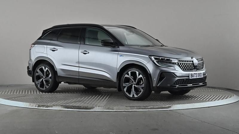 Grey/black Used 2023 Renault Austral Iconic Esprit Alpine SUV | £24,798 (Fair price) - Image 1/4