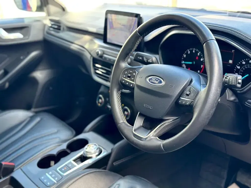 Used Ford Focus Vignale 182 HP (133 kW) 2019 Grey Hatchback