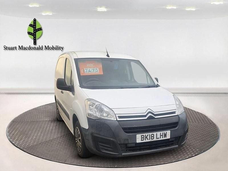 Used Citroën Berlingo 75 HP (55 kW) 2018 White MPV