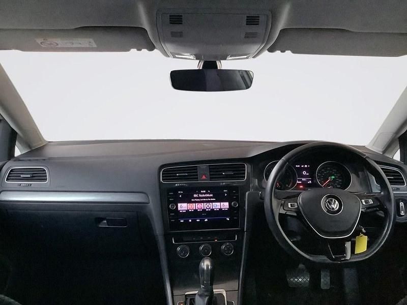 Used VW Golf VII SE 125 HP (91 kW) 2017 White Hatchback