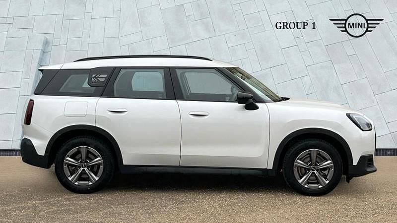 Used Mini Countryman Classic 218 HP (160 kW) 2024 White SUV