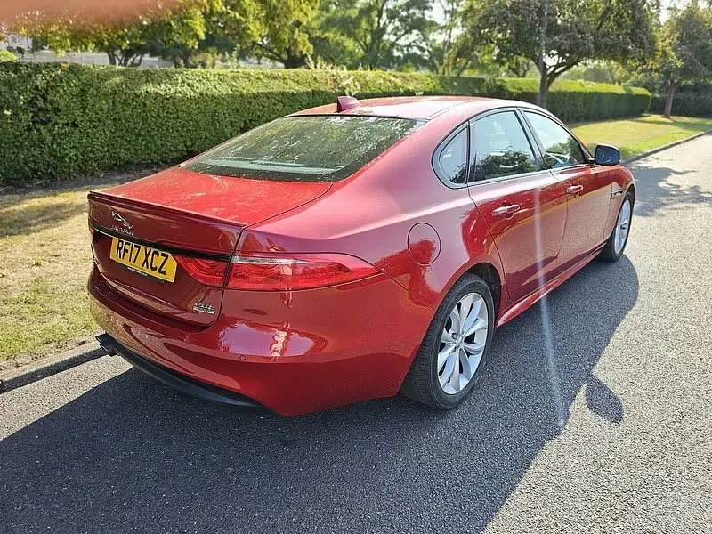 Used Jaguar XF R-Sport 180 HP (132 kW) 2017 Red Sedan