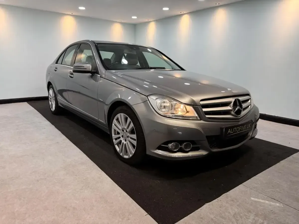 Used Mercedes C180 Elegance 156 HP (114 kW) 2011 Silver Sedan