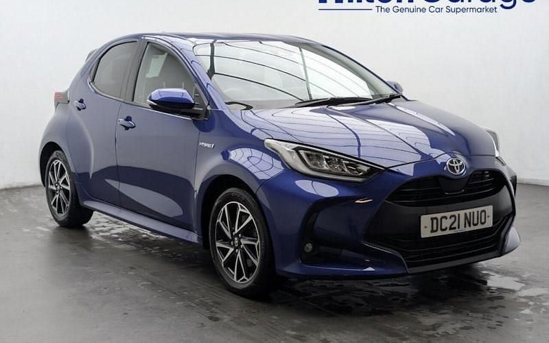 Used 2025 Toyota Yaris Hybrid Design Hatchback | £14,700 (Super price) - Image 1/4