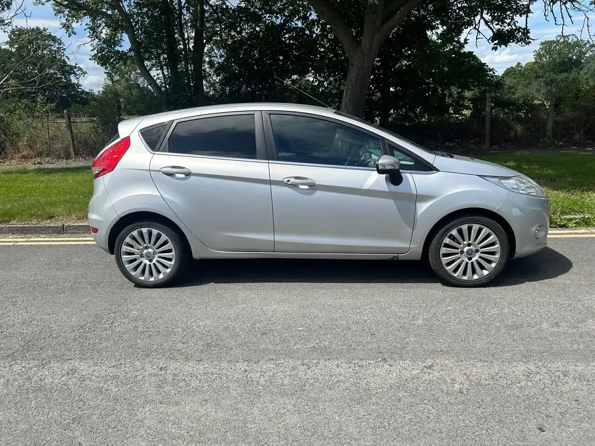 Used Ford Fiesta Titanium 2010 Silver Hatchback
