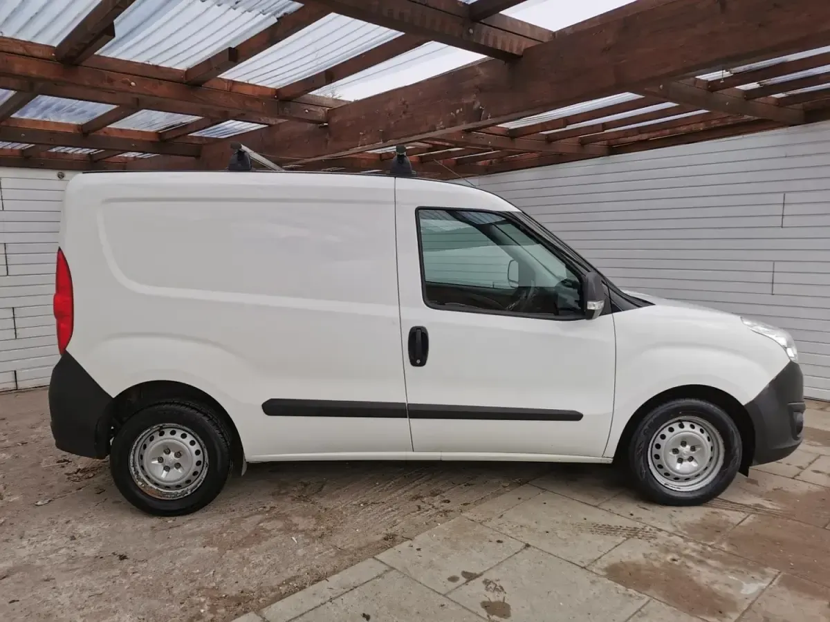 Begagnad Vauxhall Combo 95 HK (69 kW) 2018 Vit Minibuss