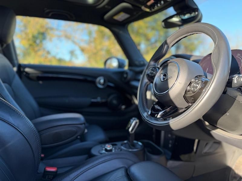 Used Mini Cooper SE Hatch 133 kW (181 HP) 2020 Black Hatchback