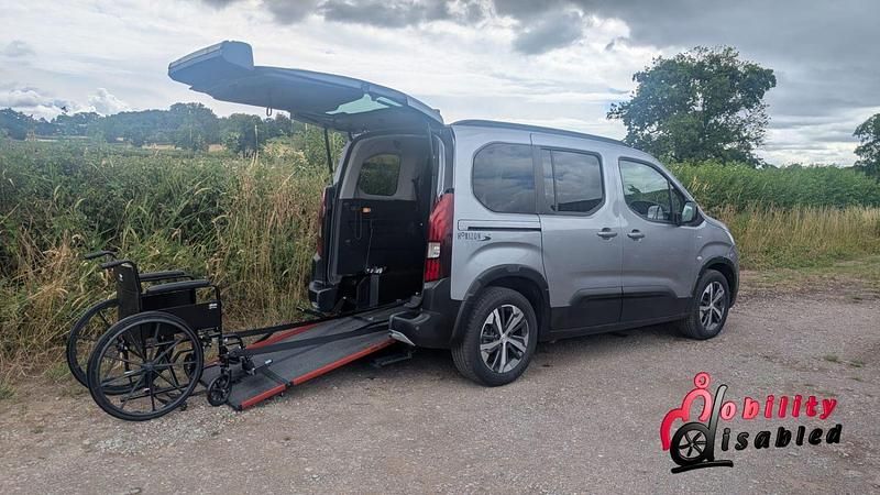 Used Peugeot Rifter GT 129 HP (94 kW) 2024 Grey MPV