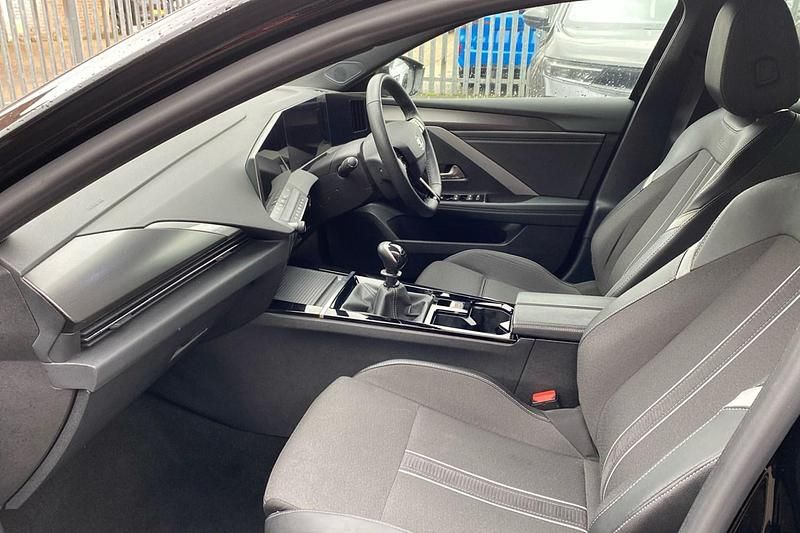 Used Vauxhall Astra S 130 HP (95 kW) 2024 Black Hatchback