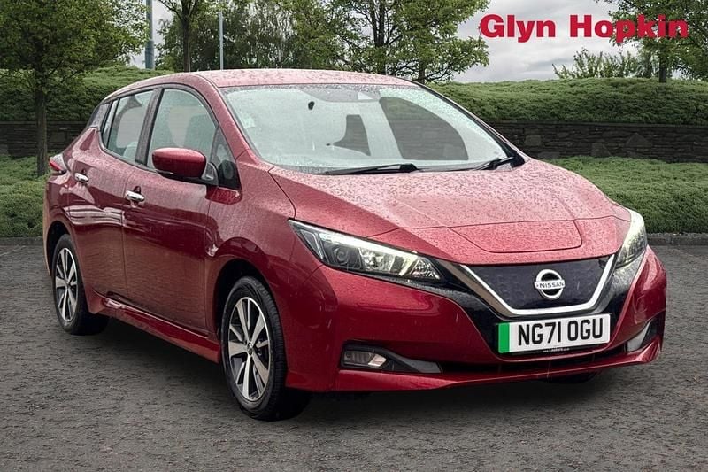 Used Nissan Leaf Acenta 110 kW (150 HP) 2021 Red Hatchback