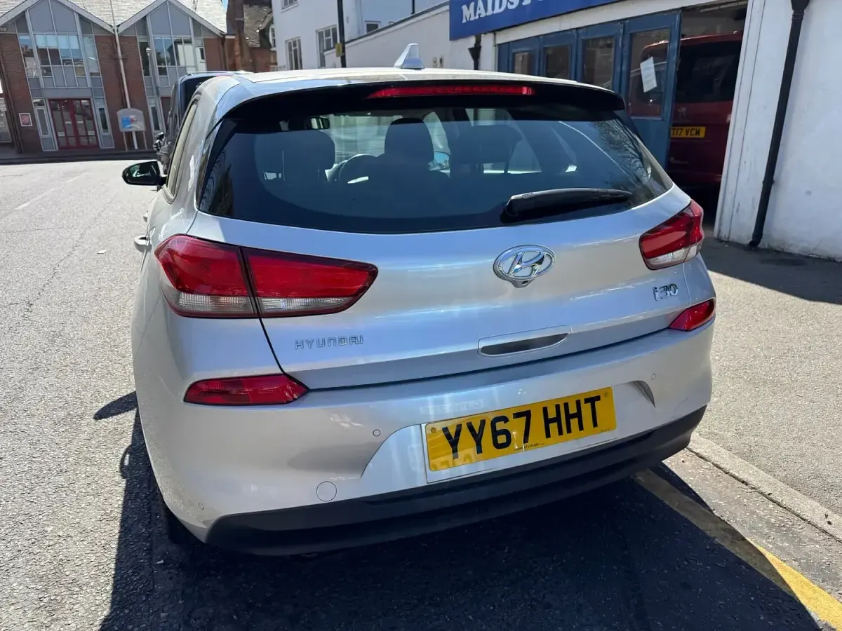 Used Hyundai i30 SE 90 HP (66 kW) 2017 Silver Hatchback