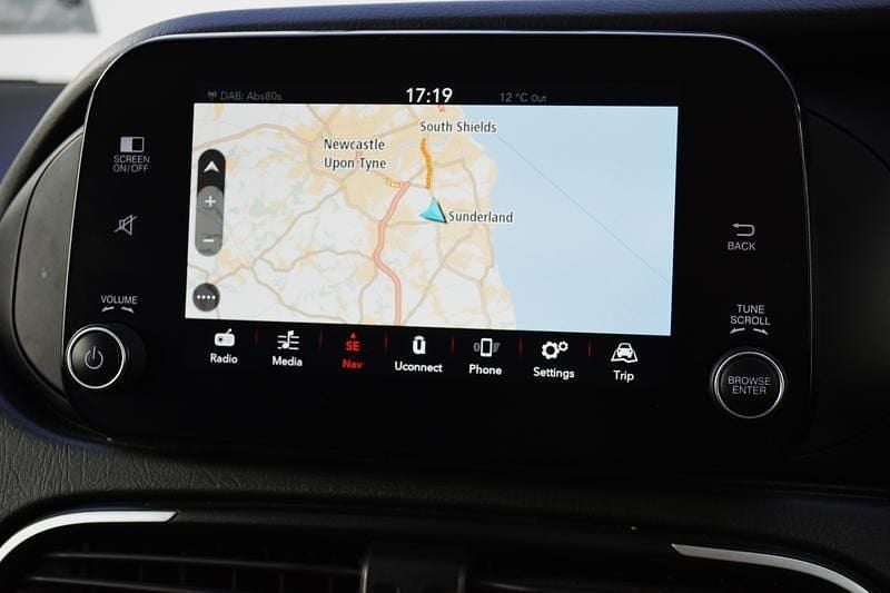 Used Fiat Tipo Cross 100 HP (73 kW) 2022 White Hatchback