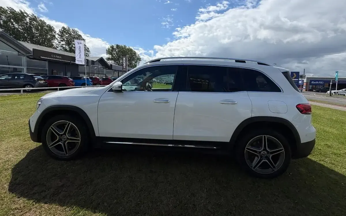 Usado Mercedes GLB220 AMG line 187 HP (137 kW) 2021 Branco SUV
