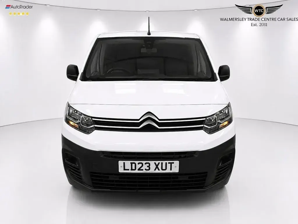 Used Citroën Berlingo 130 HP (95 kW) 2023 White MPV
