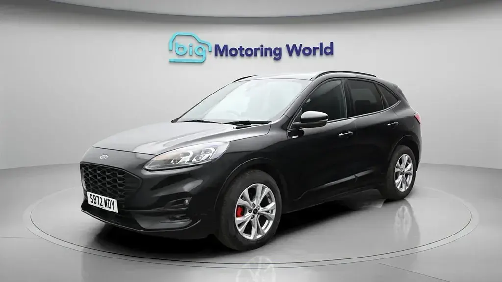 Second-hand Ford Kuga ST-Line 150 CP (110 kW) 2023 Negru SUV