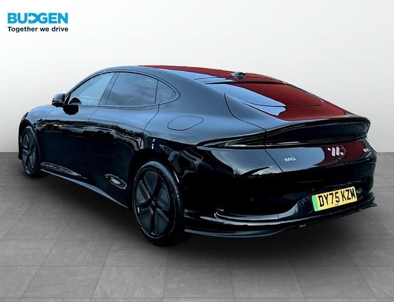 Used MG IM5 216 kW (295 HP) 2025 Black Hatchback