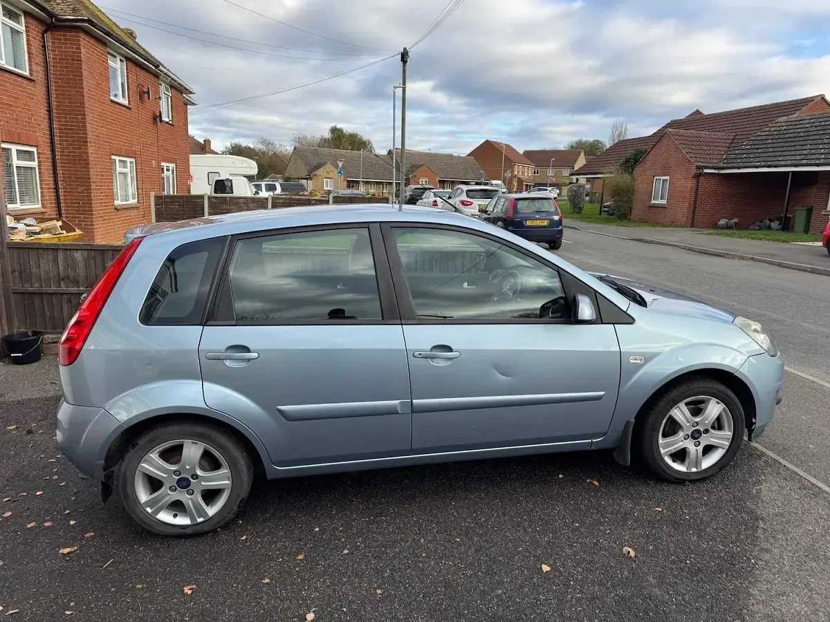 Used Ford Fiesta Zetec 73 HP (53 kW) 2007 Blue Hatchback