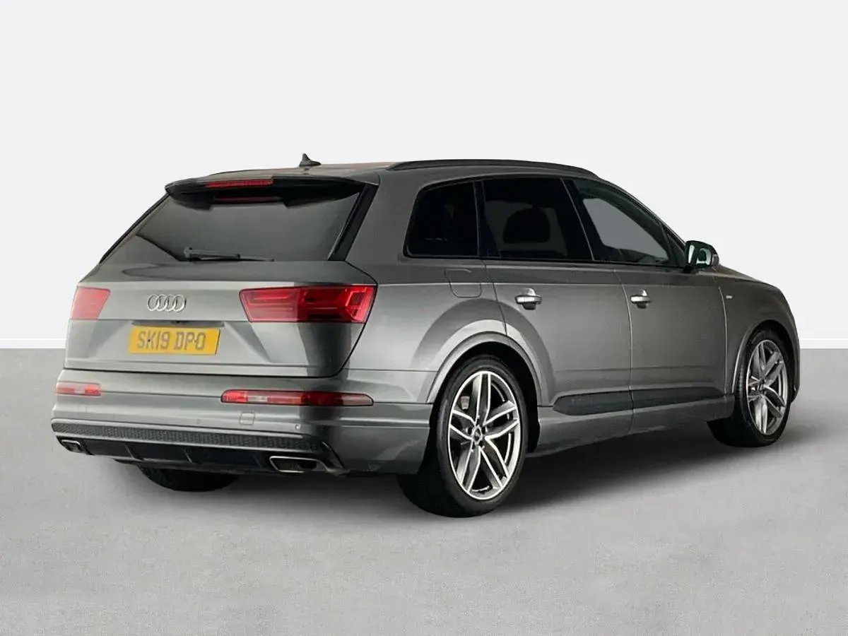 Used Audi Q7 Black Edition 286 HP (210 kW) 2019 Grey SUV