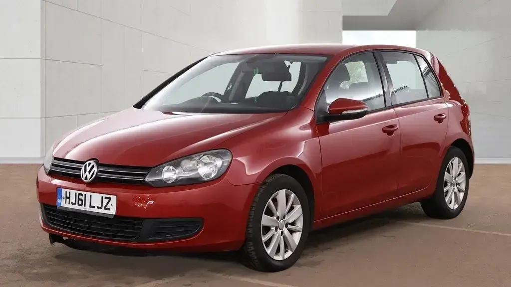 Used VW Golf VI Match 105 HP (77 kW) 2011 Red Hatchback