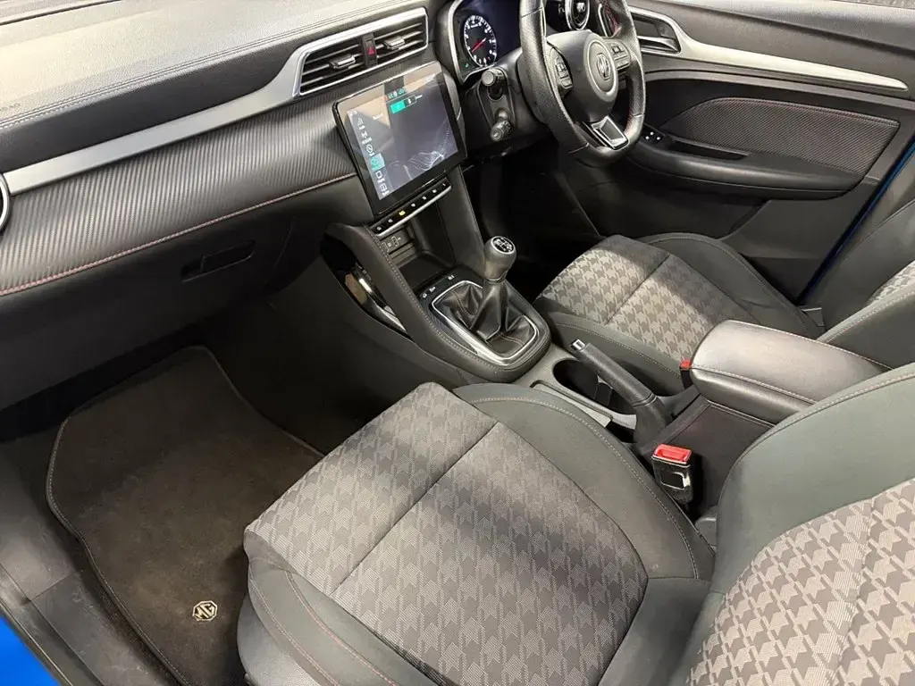Usado MG ZS 106 HP (77 kW) 2021 Azul SUV