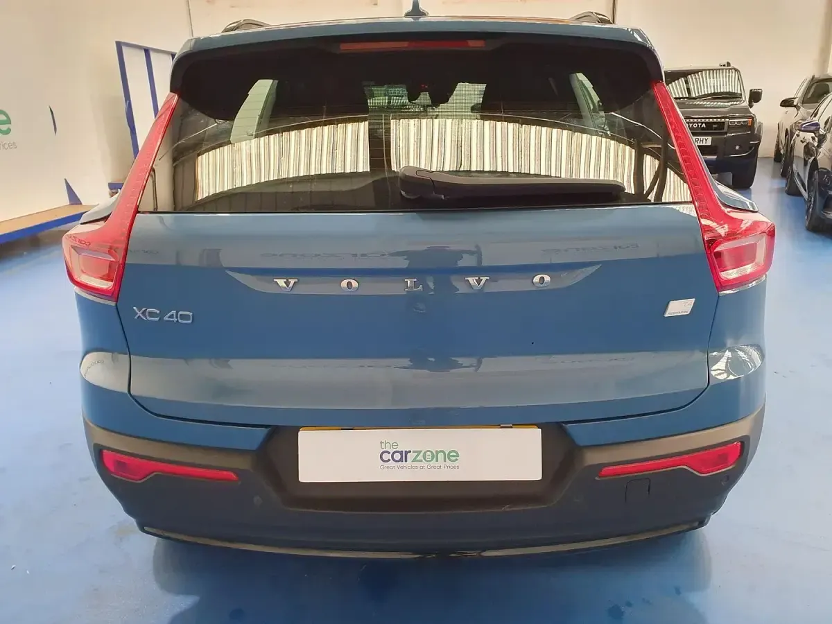 Used Volvo XC40 Plus 208 HP (152 kW) 2023 Blue SUV