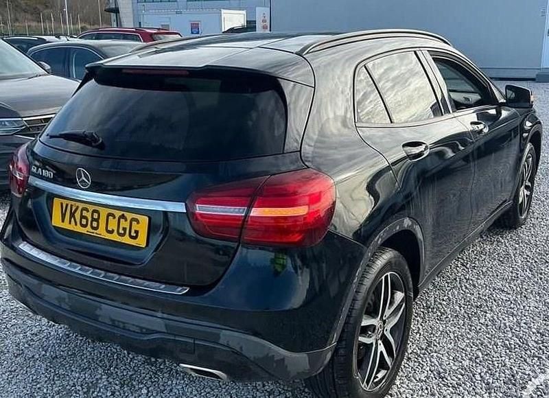 Used Mercedes GLA180 Urban 122 HP (89 kW) 2018 Black SUV