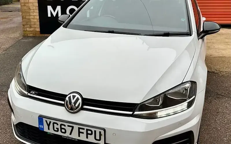 Used VW Golf VII R-line 150 HP (110 kW) 2017 White Hatchback