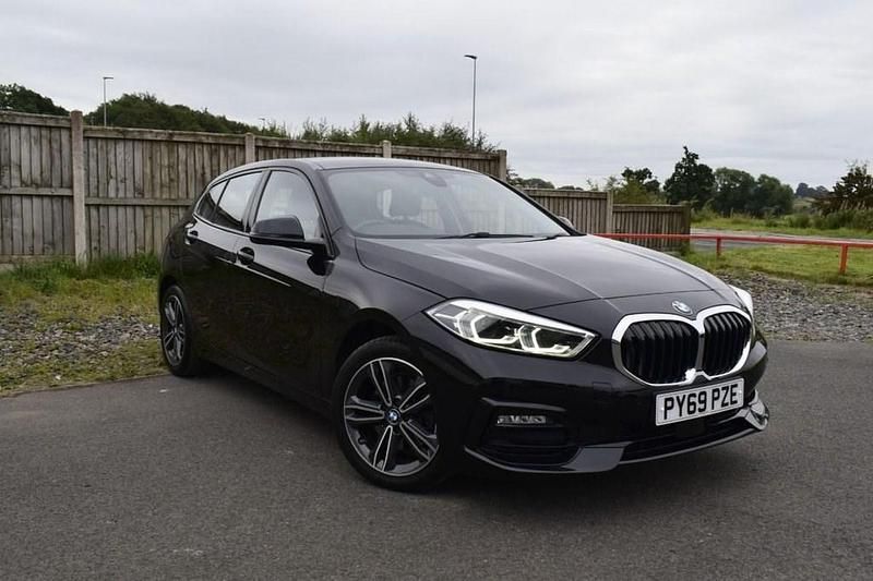 Used BMW 118 Sport Line 140 HP (102 kW) 2019 Black Hatchback