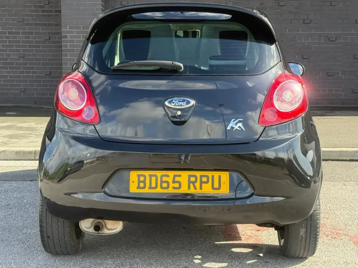Begagnad Ford Ka Zetec 69 HK (50 kW) 2016 Svart Halvkombi