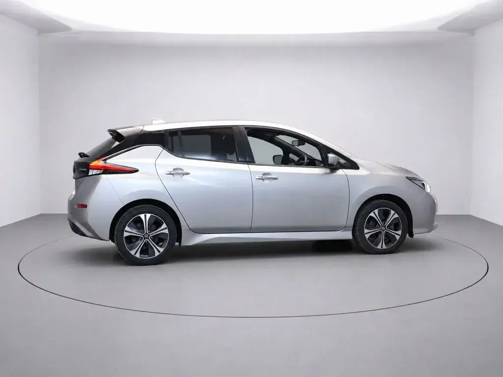 Used Nissan Leaf N-Connecta 159 kW (217 HP) 2022 Hatchback