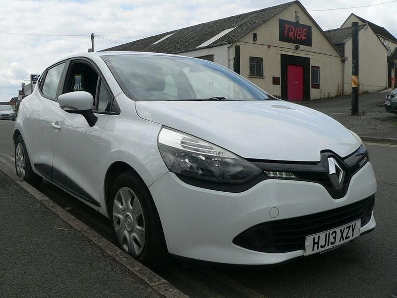 White Used 2013 Renault Clio IV Expression Hatchback | £2,995 - Image 1/4