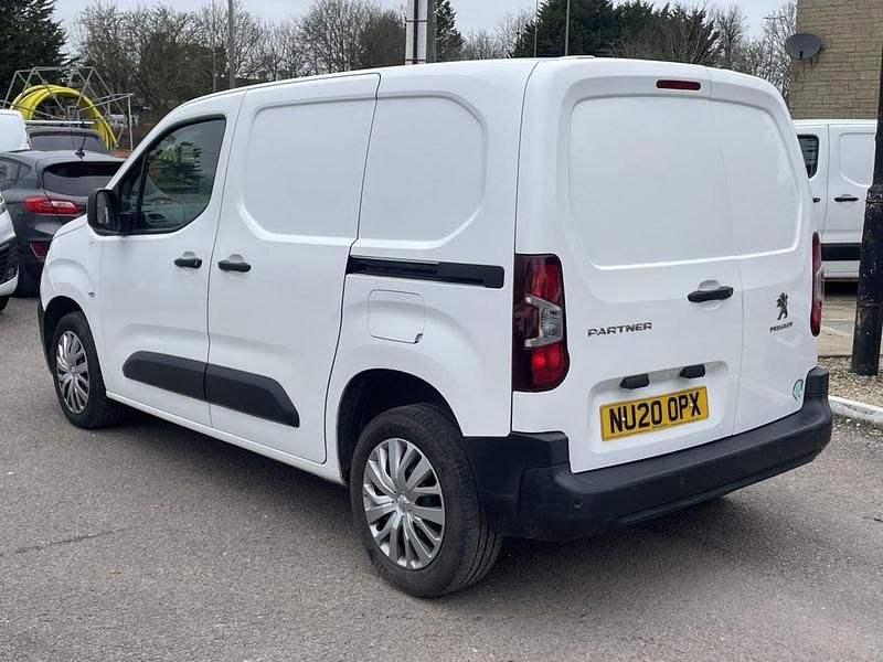 Used Peugeot Partner 100 HP (73 kW) 2020 White MPV