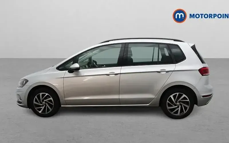 Używany VW Golf VII Match 131 KM (96 kW) 2019 Srebrny Hatchback