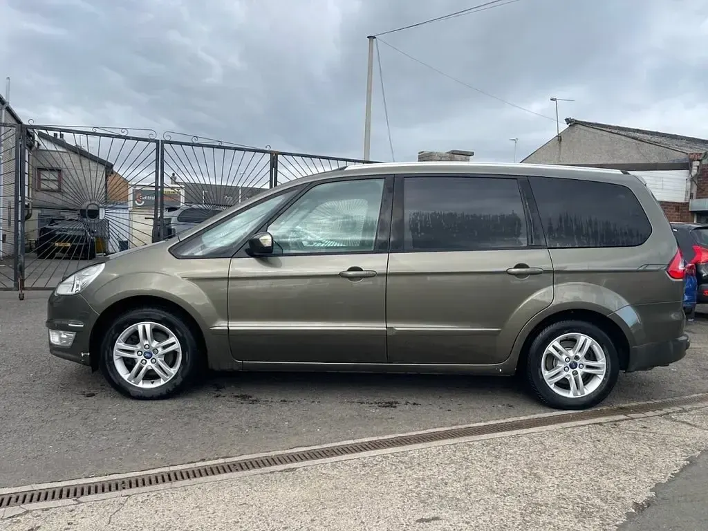 Begagnad Ford Galaxy Zetec 163 HK (119 kW) 2011 Grön Minibuss