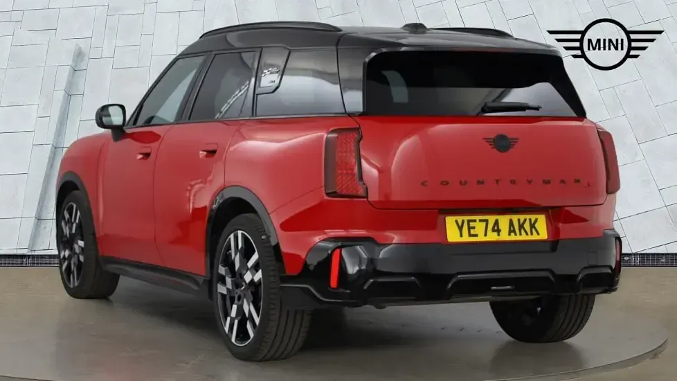 Używany Mini Countryman 215 KM (158 kW) 2024 Czerwony SUV