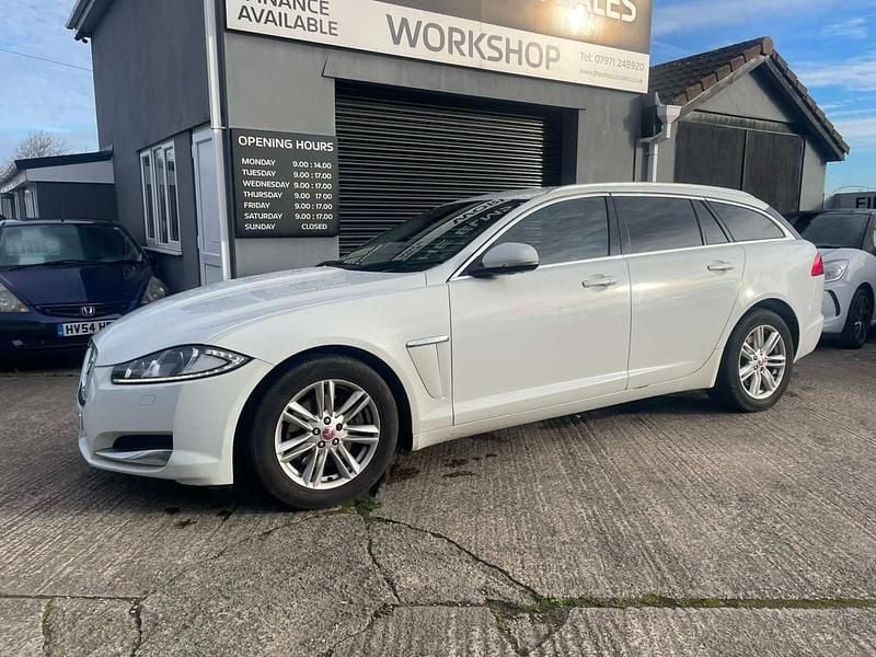 White Used 2014 Jaguar XF Sportbrake Luxury Estate | £4,695 (Expensive) - Image 1/4