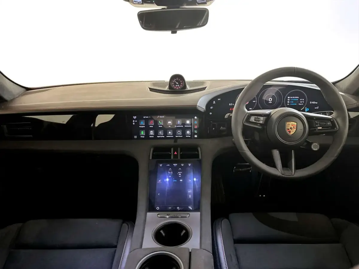 Begagnad Porsche Taycan Performance Package 439 kW (598 HK) 2022 Blå Sedan