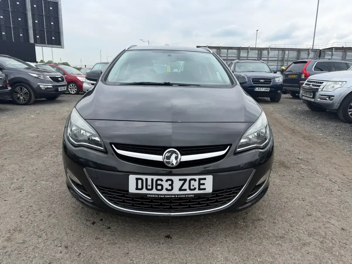 Gebraucht Vauxhall Astra SRi 165 PS (121 kW) 2013 Schwarz Kleinwagen