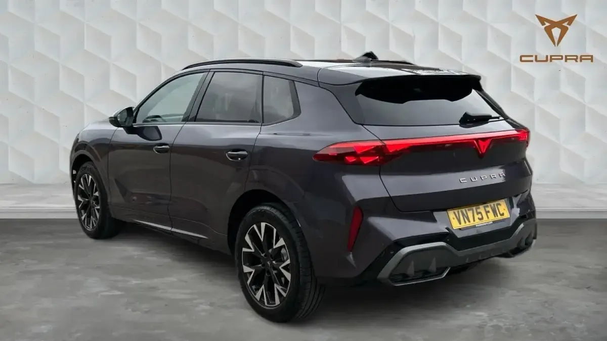 Usado Cupra Terramar 150 CV (110 kW) 2026 Púrpura SUV