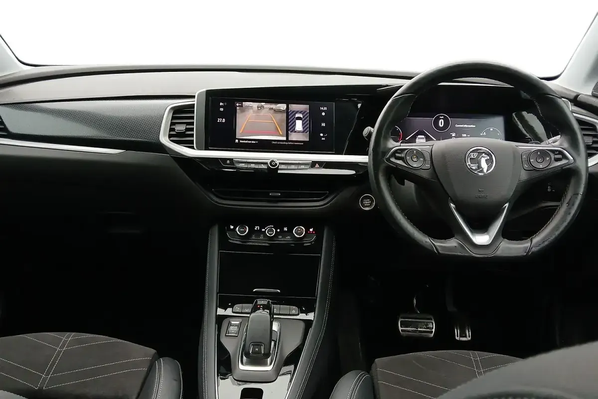 Second-hand Vauxhall Grandland X Ultimate 130 CP (95 kW) 2022 Alb SUV