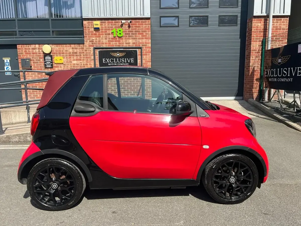 Used Smart ForTwo Cabrio Prime 71 HP (52 kW) 2017 Black Cabriolet
