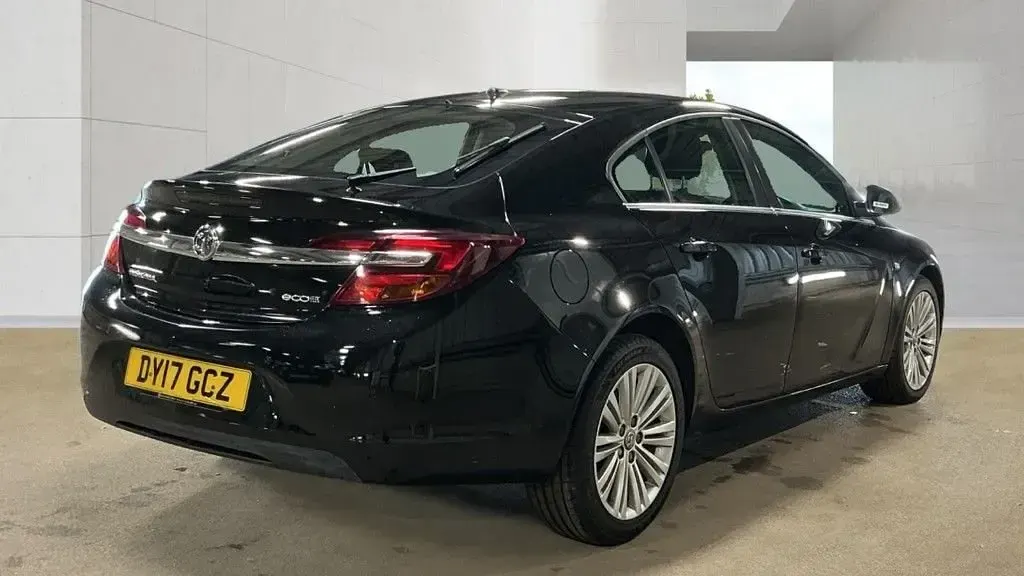 Used Vauxhall Insignia Design Edition 2017 Black Hatchback