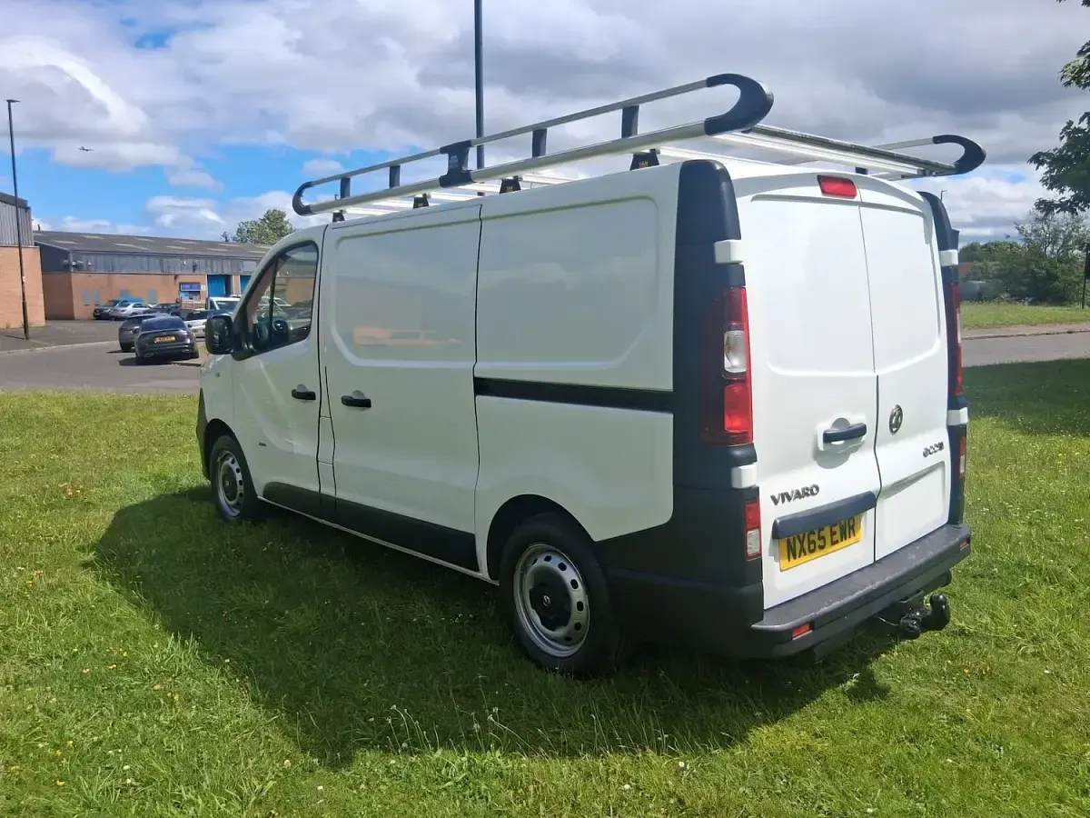 Used Vauxhall Vivaro 90 HP (66 kW) 2022 White MPV