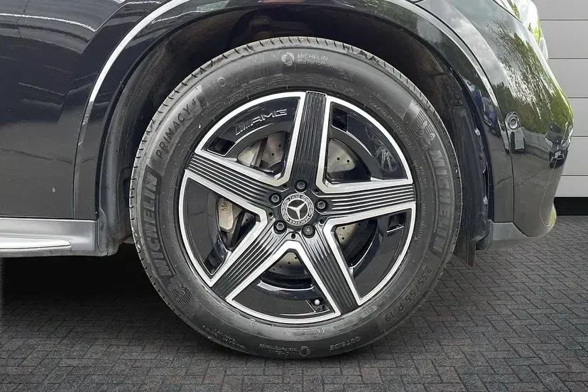 Used Mercedes GLC300 AMG line 277 HP (203 kW) 2025 Obsidian black SUV