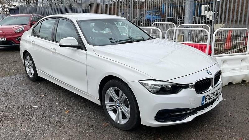 Used BMW 318 Sport Line 136 HP (100 kW) 2016 White Sedan