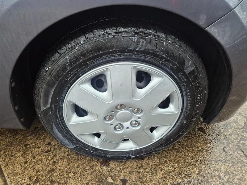 Used Hyundai i10 SE 87 HP (63 kW) 2017 Grey Hatchback