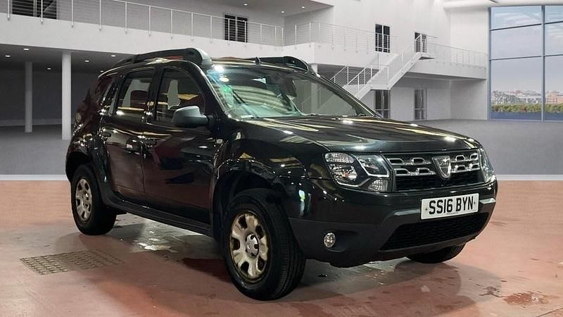 Black Used 2016 Dacia Duster Ambiance SUV | £5,999 (Good price) - Image 1/4